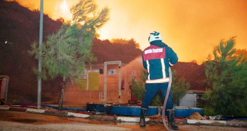 İTFAİYENİN YANGINLA MÜCADELESİ SABAHA DEK SÜRDÜ