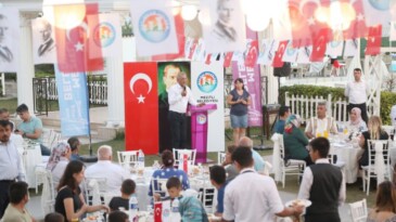 Başkan Tarhan halkın yerel yönetime katılmasının yöntemlerini arttırıyor