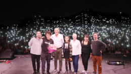 Mezitli’de Cumhuriyet coşkusu Pinhani ile yaşandı