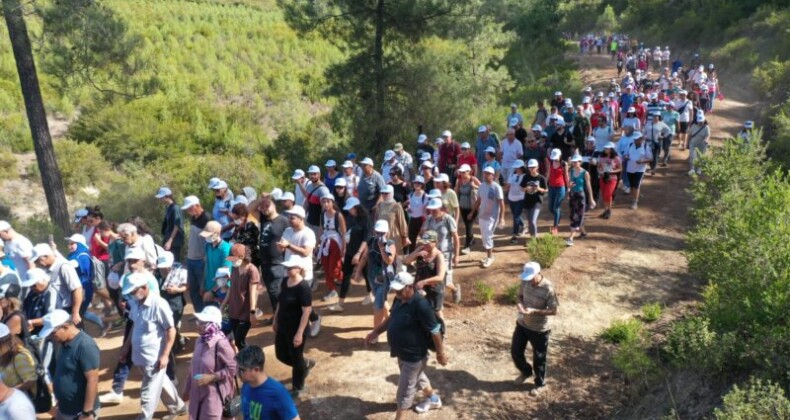 Mezitli’de binlerce mersinli doğa yürüyüşünde buluştu