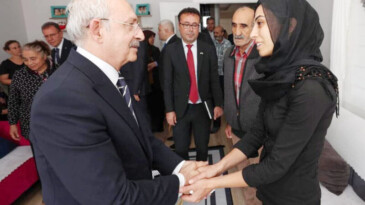 CHP lideri Kılıçdaroğlu’ndan,  şehit polisin ailesine taziye ziyareti