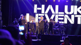 Haluk Levent Tarsus’un  il olması için şarkı besteledi