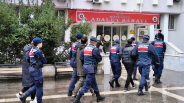 Muğla’da dolandırıcılık yaptılar  Mersin’de yakalandılar