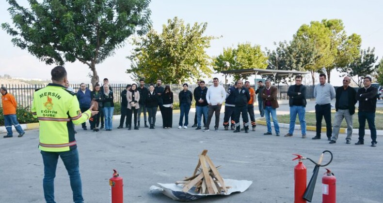 Büyükşehir personeli yangın konusunda bilgilendiriliyor