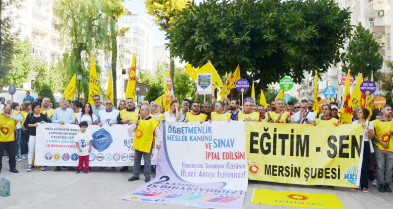 Öğretmenler hakları için iş bıraktı