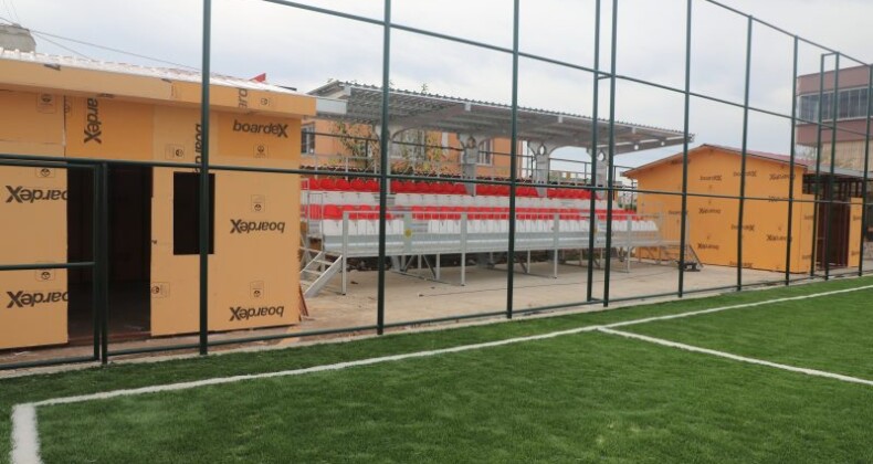 Karaduvar Futbol Sahası’nda sona yaklaşıldı