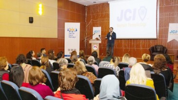 Üretici kadınlara dijital pazarlama eğitimi verildi