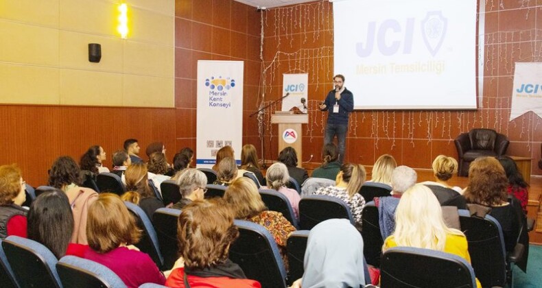 Üretici kadınlara dijital pazarlama eğitimi verildi