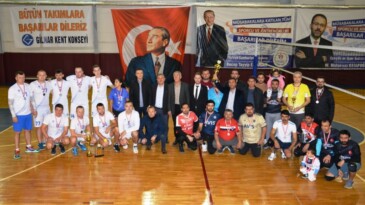 Kurumlar arası voleybol turnuvası sona erdi