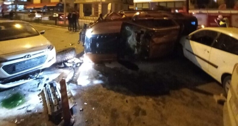 Otomobili ile 6 araca çarpıp durabildi