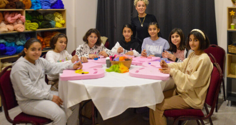 Kır Çiçekleri sanatla sporu birleştiriyor