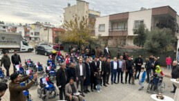 Muşlu iş adamları akülü tekerlekli sandalye dağıttı