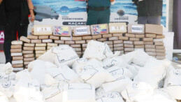 Mersin’de 5 bin 878 operasyonda, 1 ton 25 kilogram uyuşturucu ele geçirildi