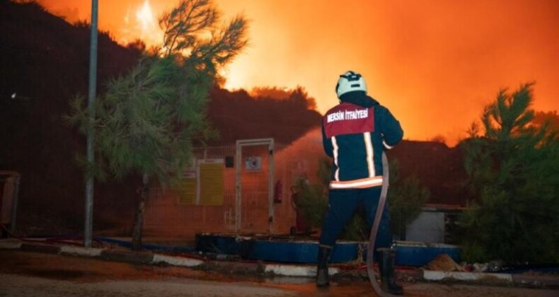 İtfaiye Daire Başkanı Aydın: “Yangınlarla canla başla müdahale ettik”