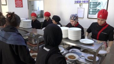 Mersin’de 37 bin 69 öğrenciye ücretsiz yemek imkanı