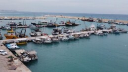 Akdeniz’de ekmek teknelerine fırtına molası