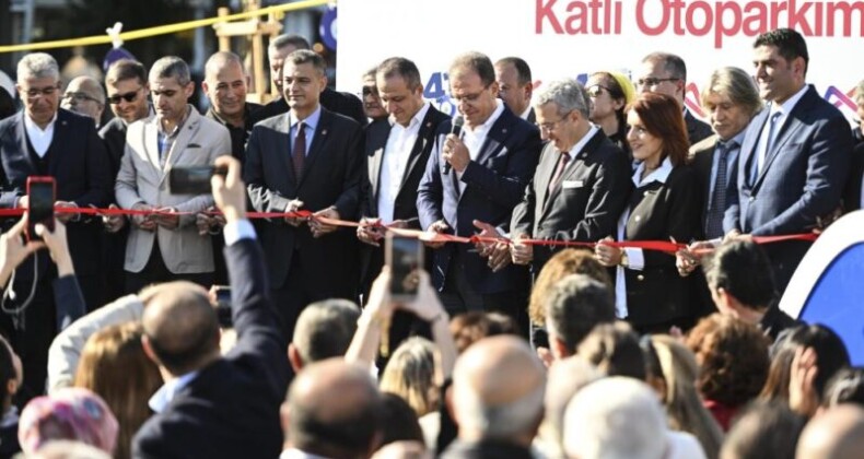 Mersin’de ‘Kent Meydanı ve Katlı Otopark’ projelerinin açılışı gerçekleştirildi