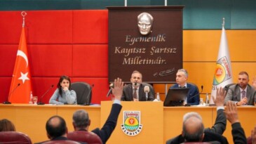 Tarsus’ta oto galericiler sitesinin taşınması meclis üyelerince reddedildi