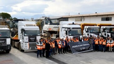 Muratpaşa Belediyesi’nden deprem bölgesine yardım seferberliği