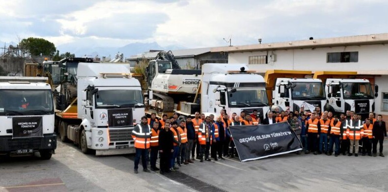 Muratpaşa Belediyesi’nden deprem bölgesine yardım seferberliği