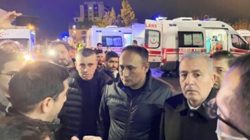 Başkan Yılmaz, hastanede yaralı yakınlarıyla görüştü