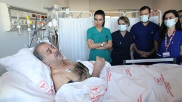 Enkaz altında idrarını içerek 183 saat hayatta kalmış