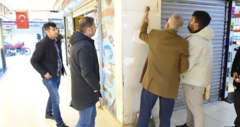Tarsus Belediyesinin eski hizmet binasının kolanlarının kesilmediği ortaya çıktı