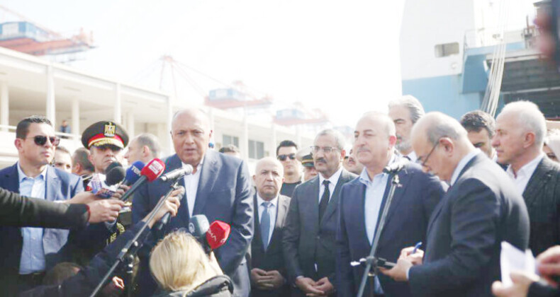 Mısır’dan gelen yardım gemisi Mersin Limanına ulaştı