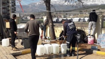 Depremzedelerin temiz su ihtiyacını karşılamaya devam ediyor