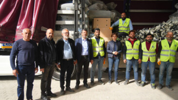 Tarsus Belediyesi’nin deprem bölgesindeki seferberliği sürüyor