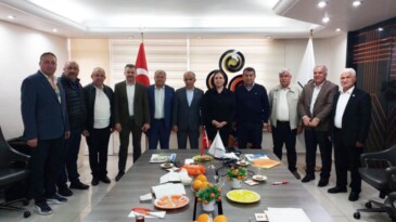 AK Parti’li Yılmaz, limon üreticileri ve sektör temsilcileri ile bir araya geldi