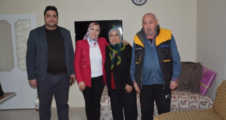 Kadın otobüs şoförü, kalp spazmı geçiren yolcuyu sağlık ekiplerine ulaştırdı