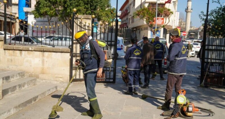 Tarsus’ta ibadethaneler temizleniyor