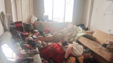 Mersin’de apartman dairesinden 3 kamyon çöp çıkarıldı