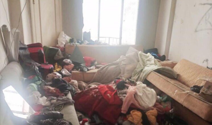 Mersin’de apartman dairesinden 3 kamyon çöp çıkarıldı