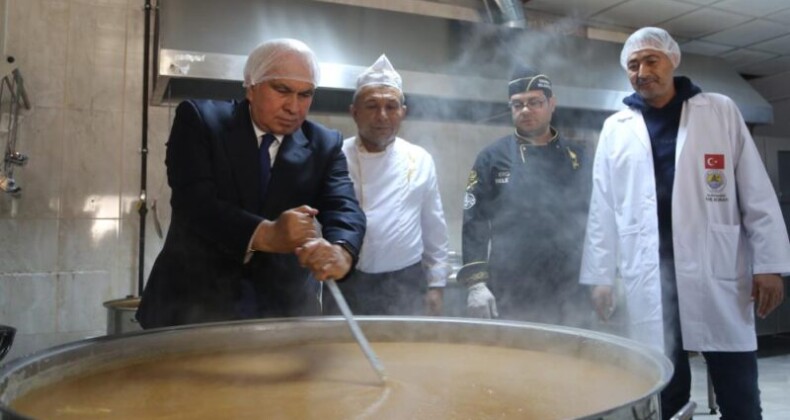 Her gün 10 bin depremzedeye sıcak yemek