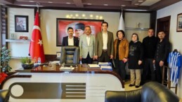 Kaymakam Topsakaloğlu’dan deprem mesaisi harcayan personele plaket
