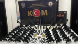 Mersin’de 12’si suikast tabancası 84 silah ele geçirildi