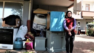 Sahte imzalı tahliye taahhütnamesiyle evinden çıkarıldı, gözyaşları içinde yardım istedi