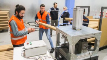 Deprem bölgesinde Japon ‘karton bölme sistemi’ kurdular