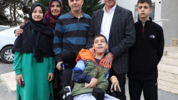 Başkan Gültak depremzede aileleri yalnız bırakmıyor