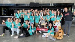 Uğur Okulları robotik takımı, FRC’de şampiyon oldu