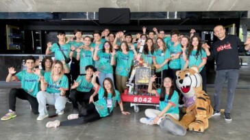 Uğur Okulları robotik takımı, FRC’de şampiyon oldu