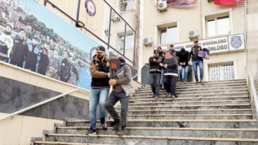 İstanbul merkezli 10 ilde oto hırsızlık çetesine operasyon: 21 gözaltı