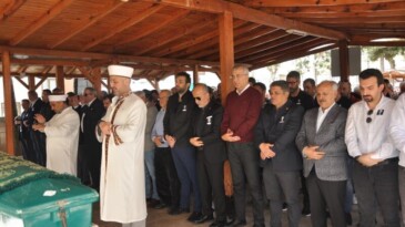 Usta gazeteci Keskinışık, son yolculuğuna uğurlandı