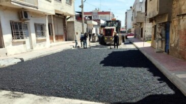 Akdeniz’de asfalt çalışmaları hız kazandı