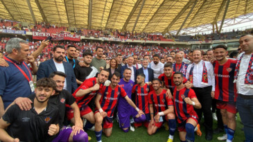 ŞAMPİYON YENİ MERSİN İDMANYURDU YÖNETİMİ İSTİFA ETTİ