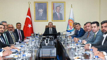  VALİ PEHLİVAN: “MERSİN’İ BİLİŞİM KENTİ HALİNE GETİRMEK İSTİYORUZ”