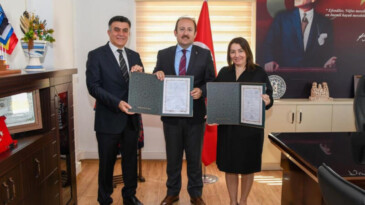 VALİ PEHLİVAN, İL NÜFUS VE VATANDAŞLIK İŞLERİ MÜDÜRLÜĞÜNÜ ZİYARET ETTİ