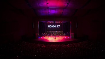 DEPREMDE 7 ÜYESİNİ KAYBEDEN ANTAKYA MEDENİYETLER KOROSU, MERSİN’DE KONSER VERDİ